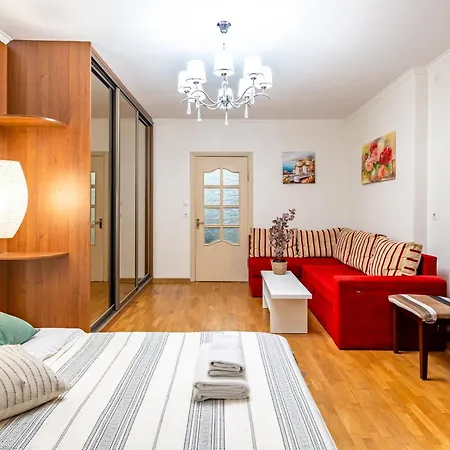 Daire Just Another Comfy On The Main Squere. 2 Bedrooms, Own Heating, Ac Lviv