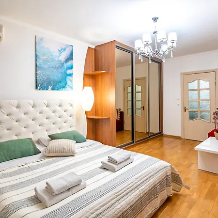 Just Another Comfy On The Main Squere. 2 Bedrooms, Own Heating, Ac