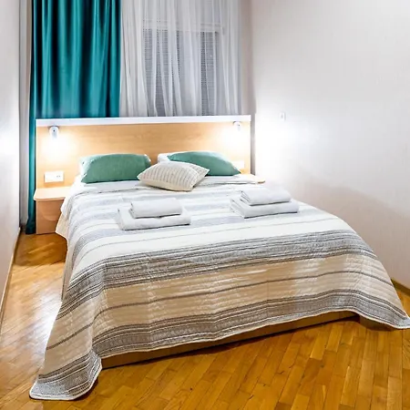 Just Another Comfy On The Main Squere. 2 Bedrooms, Own Heating, Ac Апартаменти Львів
