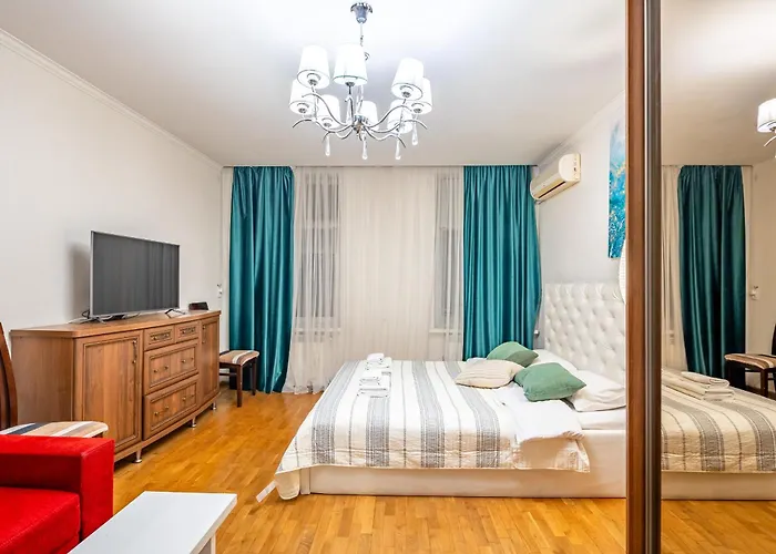 Just Another Comfy On The Main Squere. 2 Bedrooms, Own Heating, Ac Львов