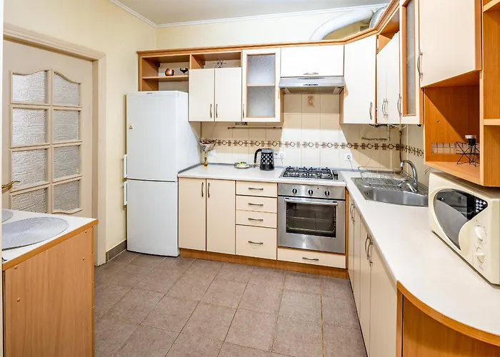 Just Another Comfy On The Main Squere. 2 Bedrooms, Own Heating, Ac Apartment